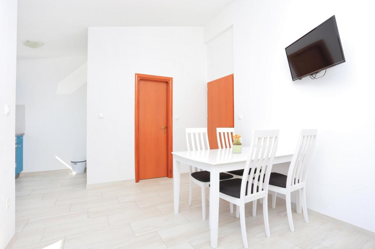 Apartments With A Parking Space Stanici, Omis - 17894 Luaran gambar