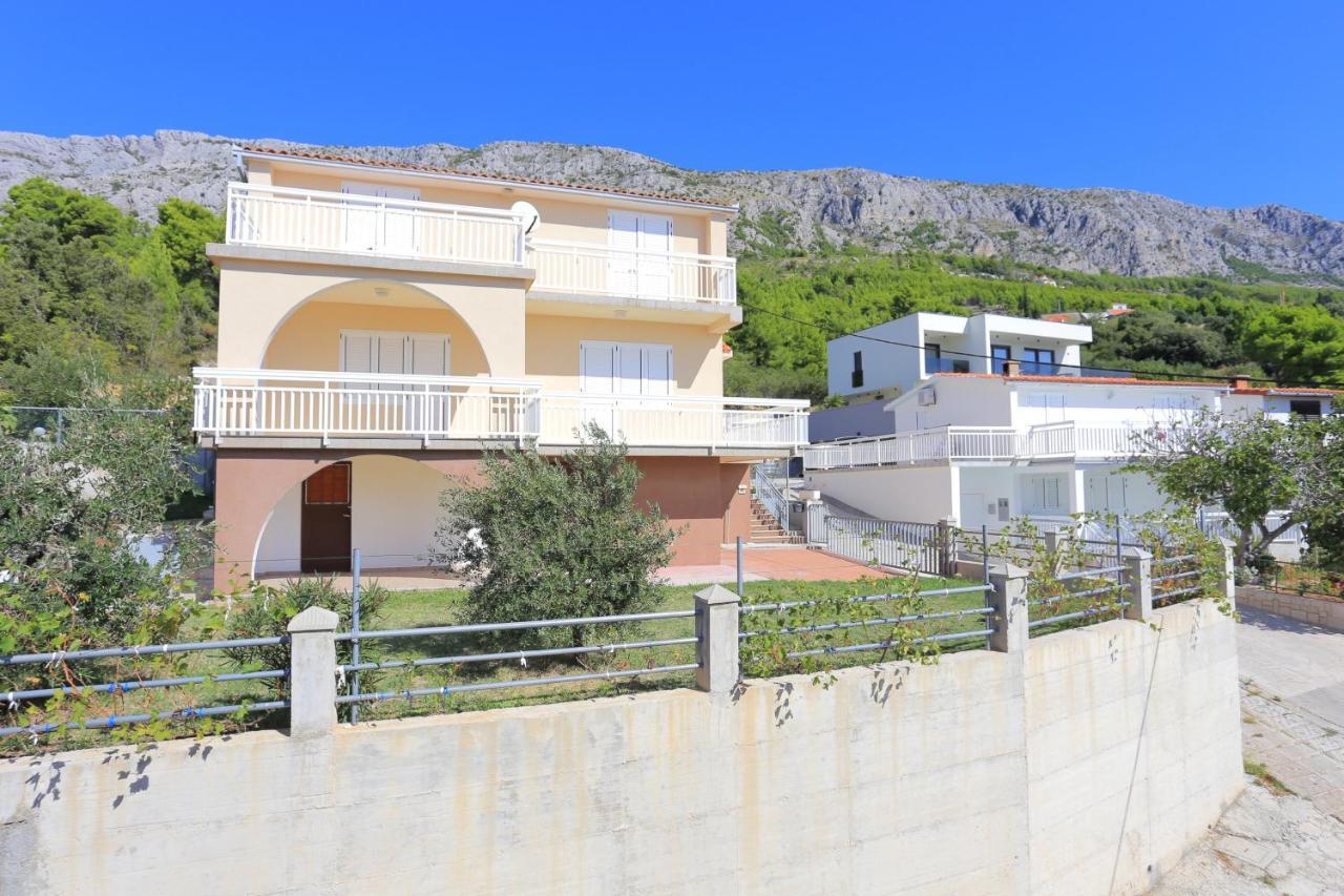 Apartments With A Parking Space Stanici, Omis - 17894 Bilik gambar